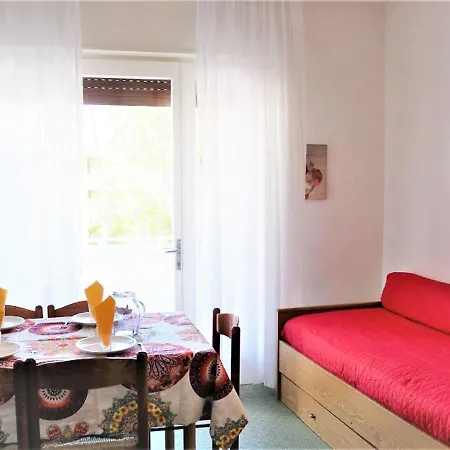 Apartment Amazing In Caorle With Communal Pool Bibione